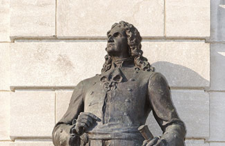 Statue de Pierre LeMoyne d'Iberville.