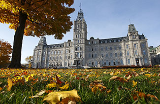 L’hôtel du Parlement.