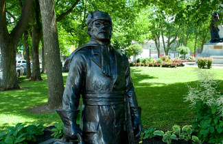 Monument «Le député arrivant à Québec».