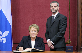 Assermentation de Pauline Marois.