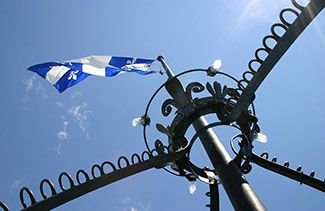 Les lumières du campanile de la tour centrale.