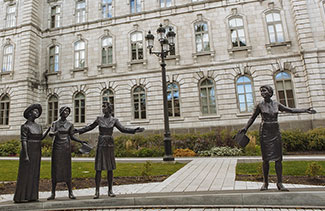 Le monument  Hommage aux femmes en politique.  