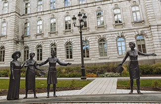 Le monument  Hommage aux femmes en politique.  