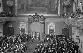 Ouverture de la session parlementaire dans la Salle du Conseil législatif.